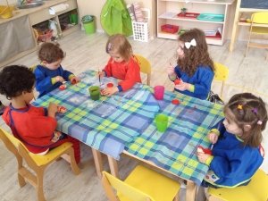 Классики                             Украина ,                                                                            Киев
                            ,                        