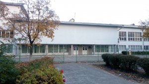 Спеціалізована школа №214 з поглибленим вивченням економіки                             Украина ,                                                                            Киев
                            ,                        