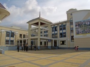 Средняя общеобразовательная школа №2 им. адмирала Ушакова                             Россия ,                                                                            Геленджик
                            ,                        