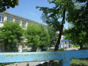 Средняя общеобразовательная школа №15                             Россия ,                                                                            Оренбург
                            ,                        