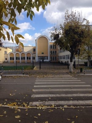 Средняя общеобразовательная школа №39                             Россия ,                                                                            Саранск
                            ,                        