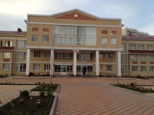 Средняя общеобразовательная школа №32                             Россия ,                                                                            Ставрополь
                            ,                        