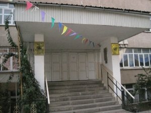 Средняя общеобразовательная школа №8 им. У. Абдукаимова                             Кыргызстан ,                                                                            Бишкек
                            ,                        