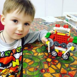 Страна чудес                             Россия ,                                                                            Екатеринбург
                            ,                        